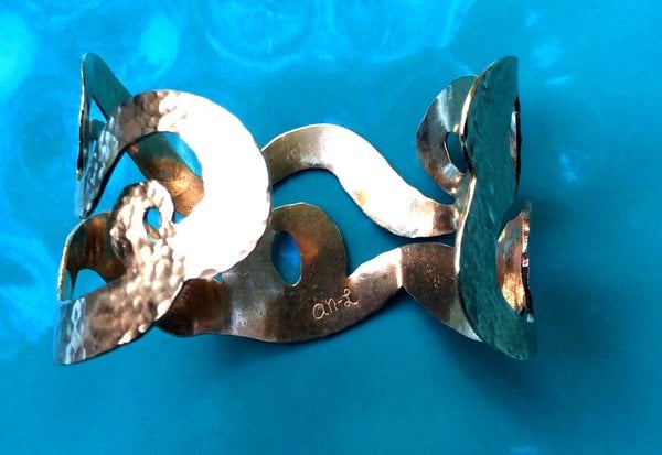 hand-stamp-jewelry-2