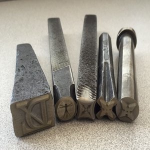 steel-hand-stamps-leather-artemas-quibble_4